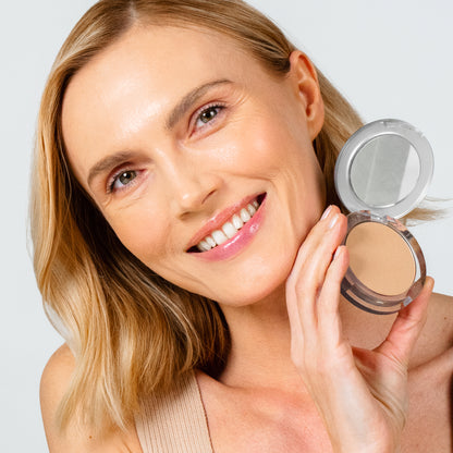 PÜR 4-in-1 Pressed Mineral Foundation